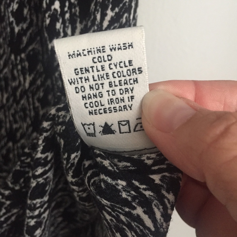 Max Studio Black & White Sleeveless Top Size Small - Picture 5 of 6